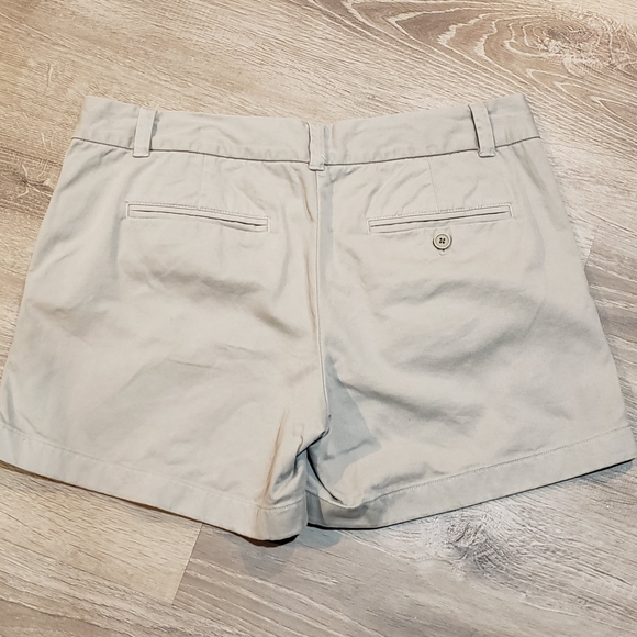 J.Crew Broken In Boyfriend Shorts - Picture 3 of 4